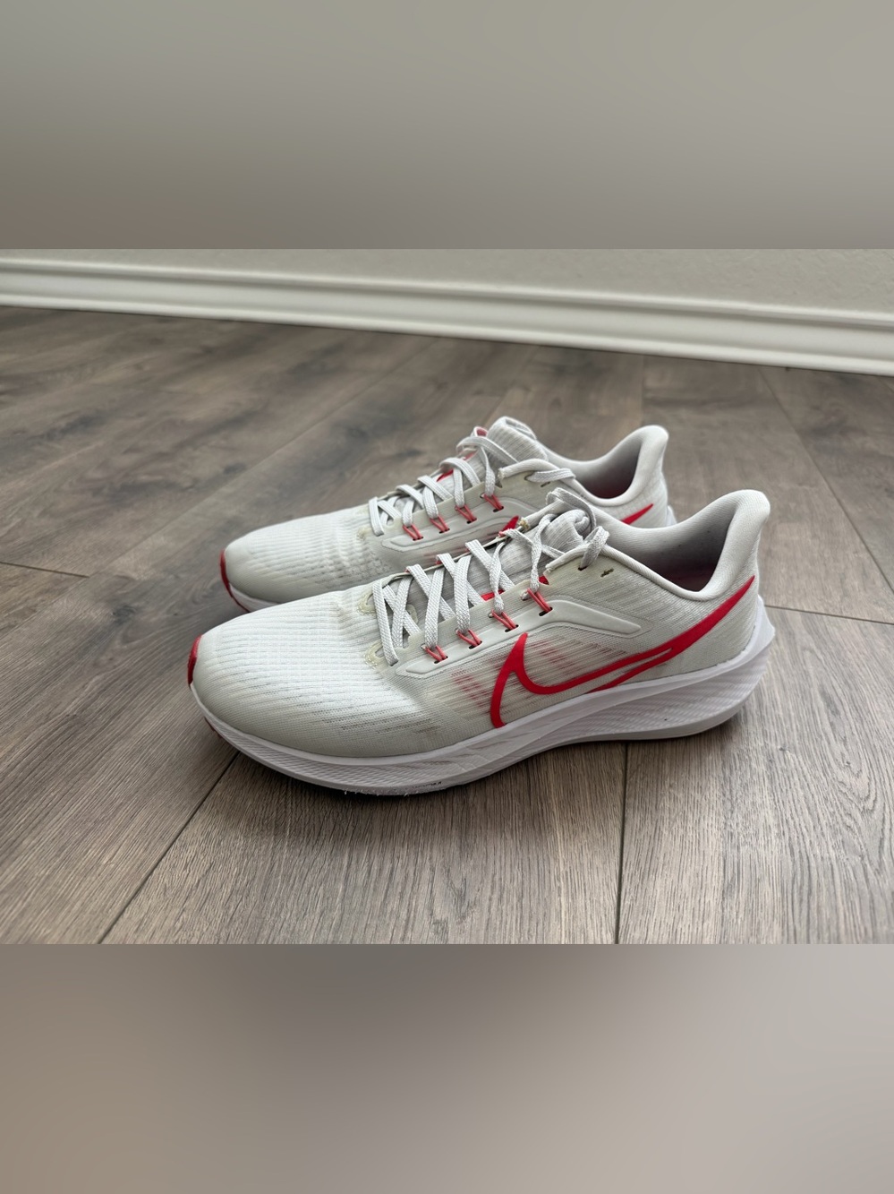 •NIKE• Mens Air Zoom Pegasus 39 White Crimson Size 10.5